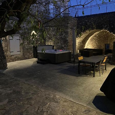 La Closerie D'Escalin Gite 12 Personnes Et Jacuzzi La Garde Adhemar Exterior photo