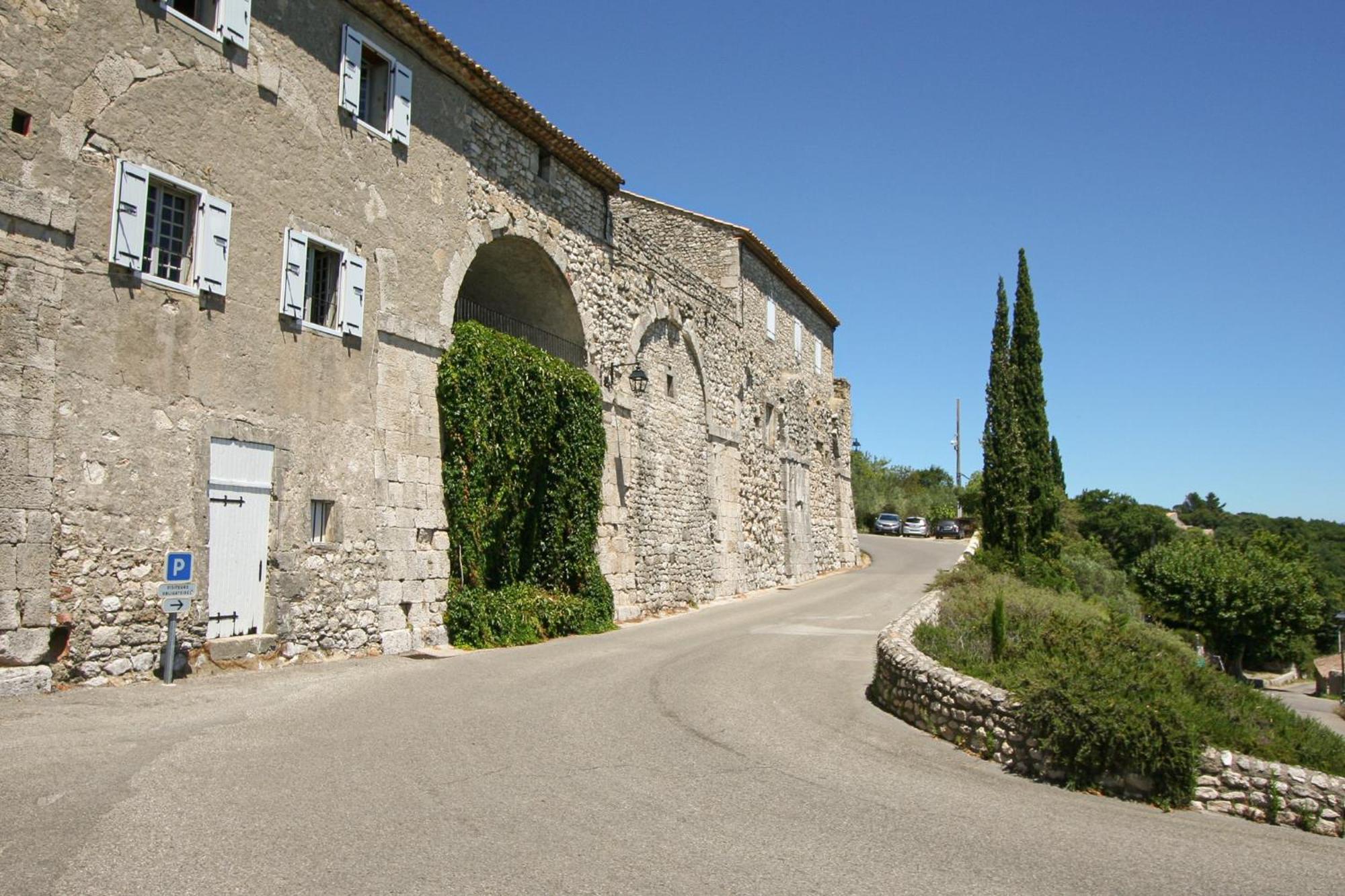 La Closerie D'Escalin Gite 12 Personnes Et Jacuzzi La Garde Adhemar Exterior photo