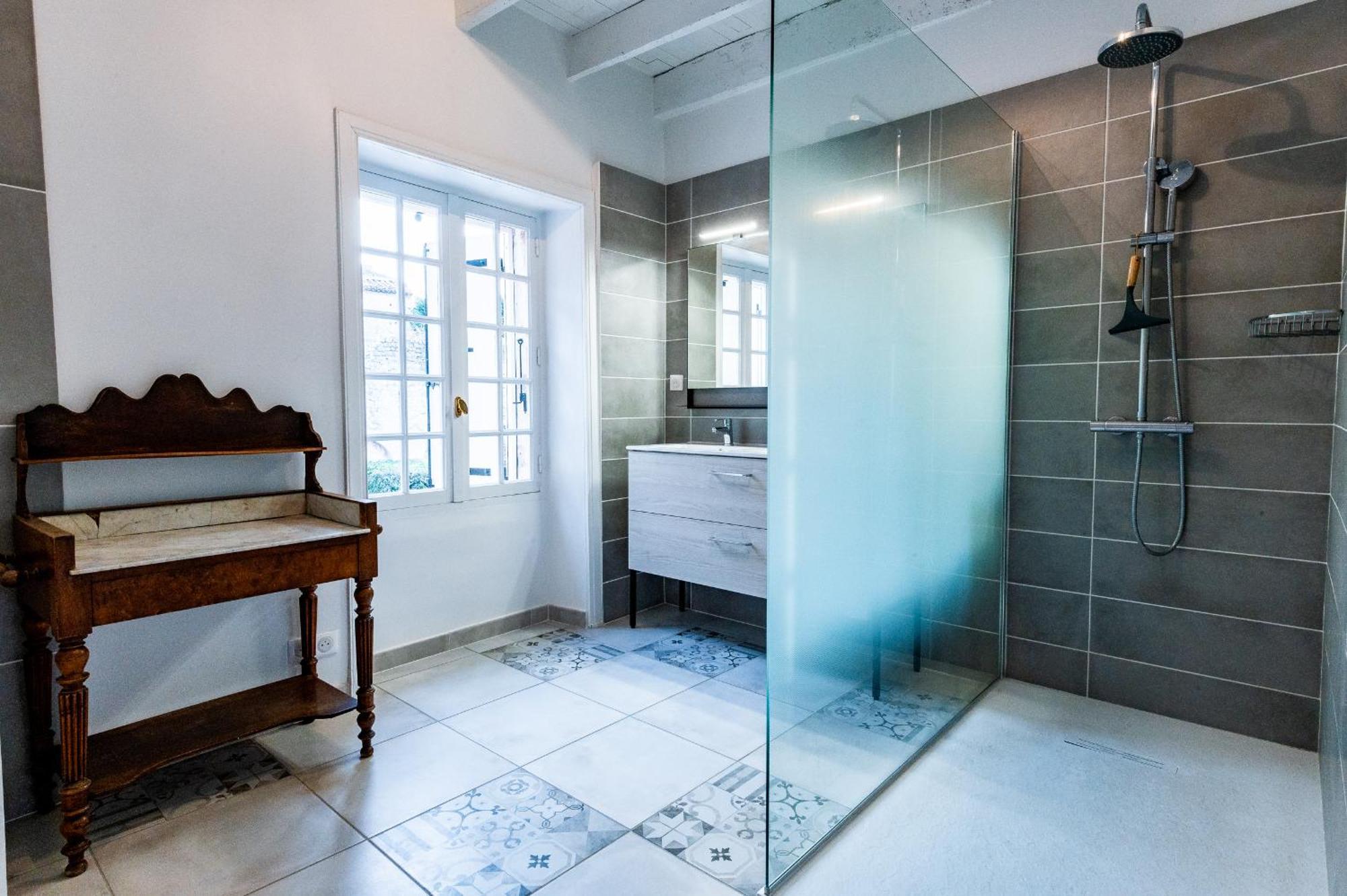La Closerie D'Escalin Gite 12 Personnes Et Jacuzzi La Garde Adhemar Exterior photo