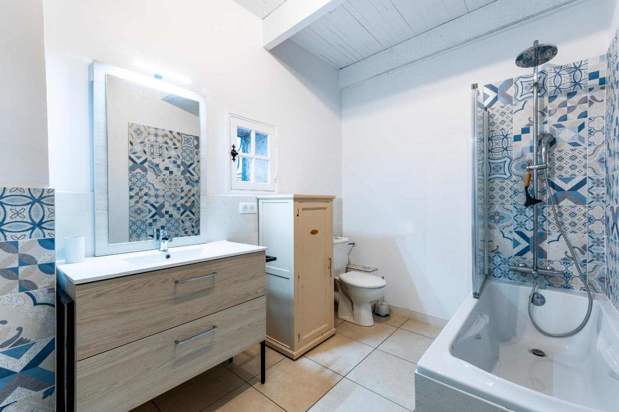 La Closerie D'Escalin Gite 12 Personnes Et Jacuzzi La Garde Adhemar Exterior photo